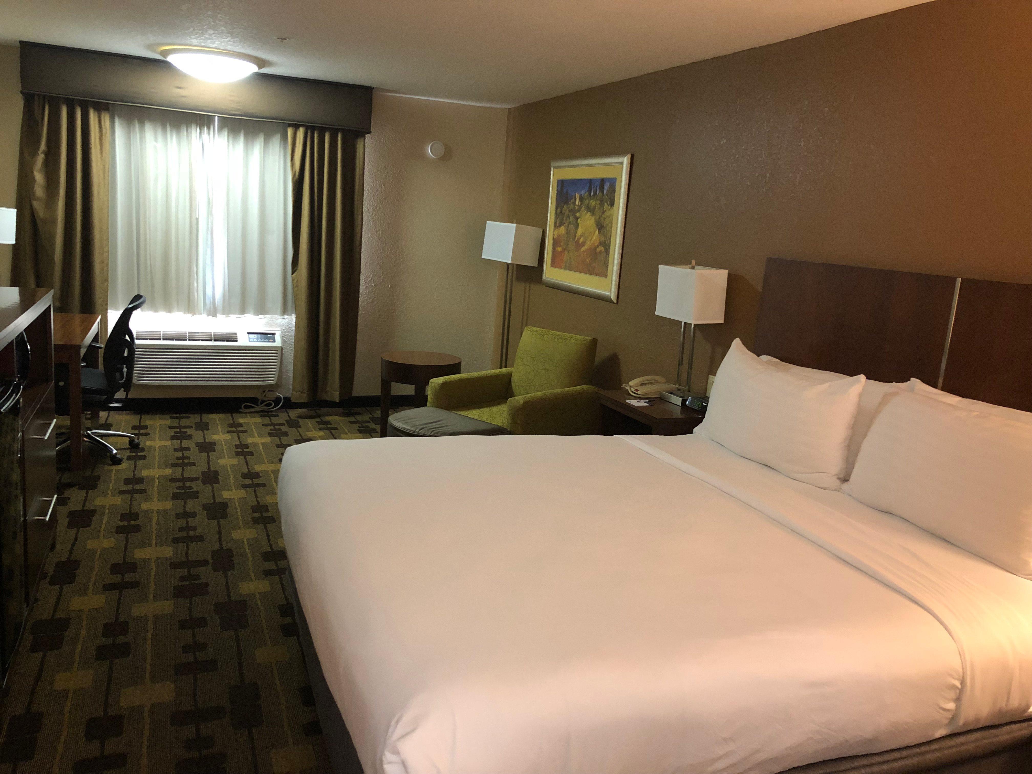 Holiday Inn Express Corning By Ihg Екстериор снимка
