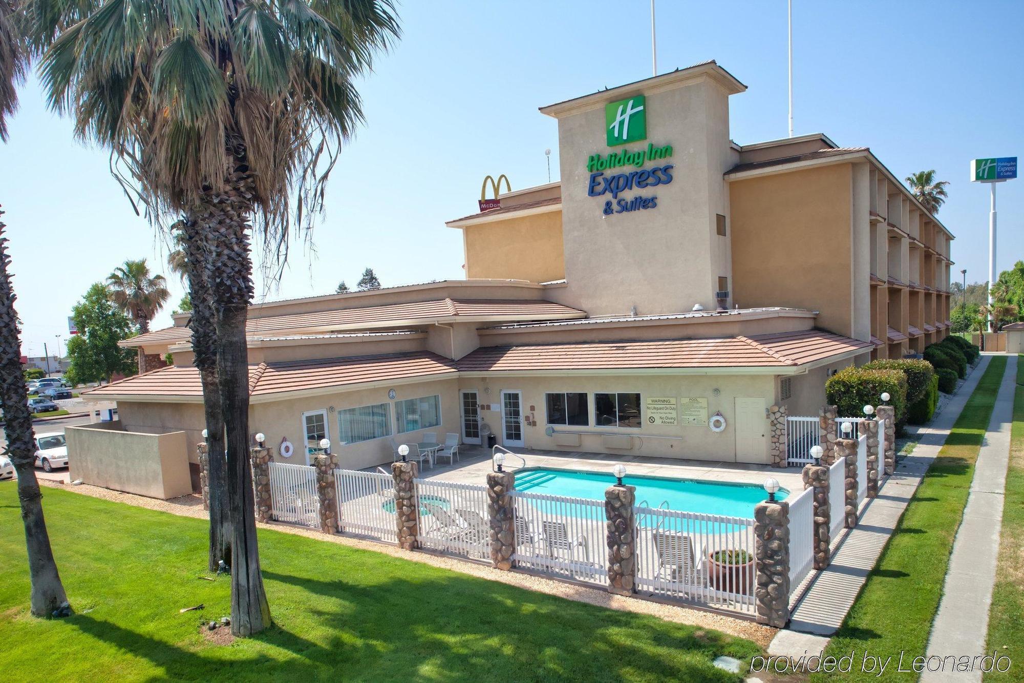 Holiday Inn Express Corning By Ihg Екстериор снимка