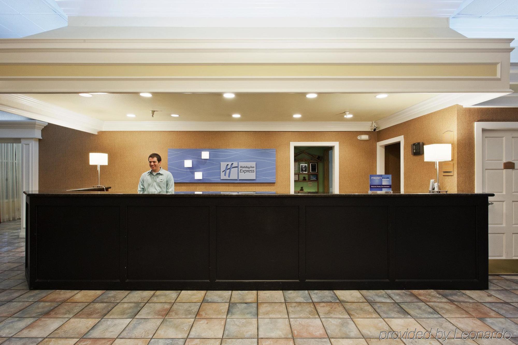 Holiday Inn Express Corning By Ihg Интериор снимка