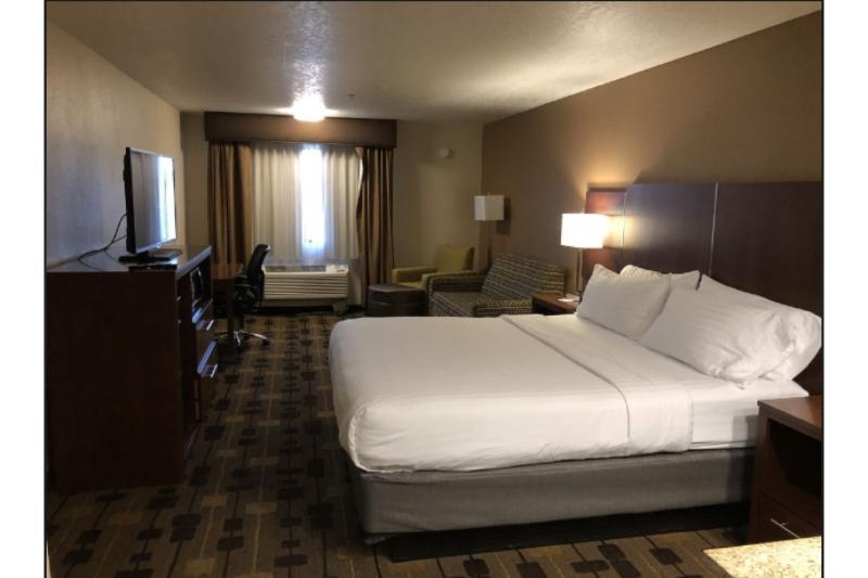 Holiday Inn Express Corning By Ihg Екстериор снимка