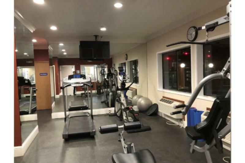 Holiday Inn Express Corning By Ihg Екстериор снимка
