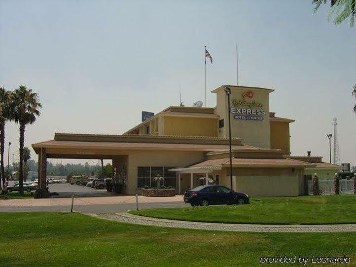 Holiday Inn Express Corning By Ihg Екстериор снимка